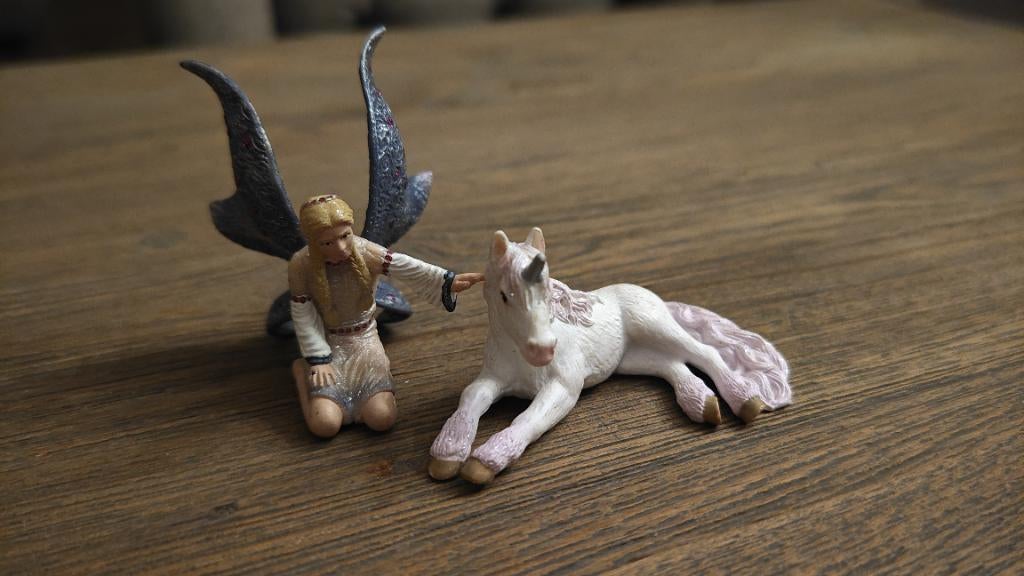 Schleich Bayala 70424 – Elf Lindariel met Eenhoornveulen, Ophalen of Verzenden, Zo goed als nieuw