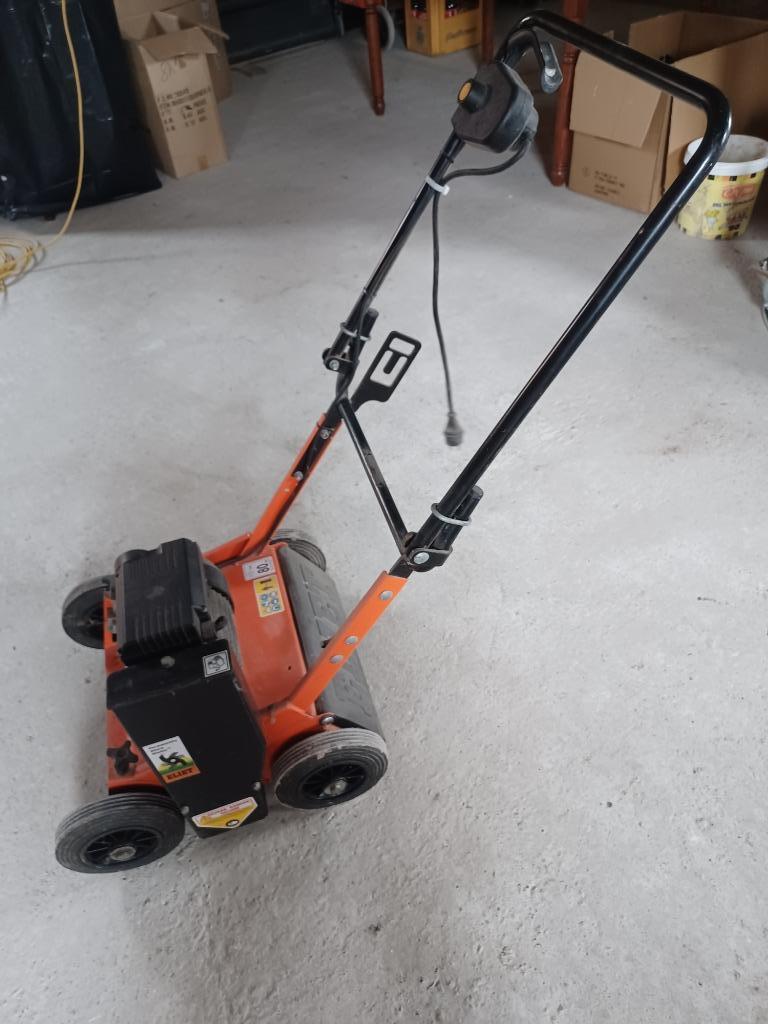 Eliet 401 elktrische vertikulteermachine, Ophalen, Zo goed als nieuw, Elektrisch