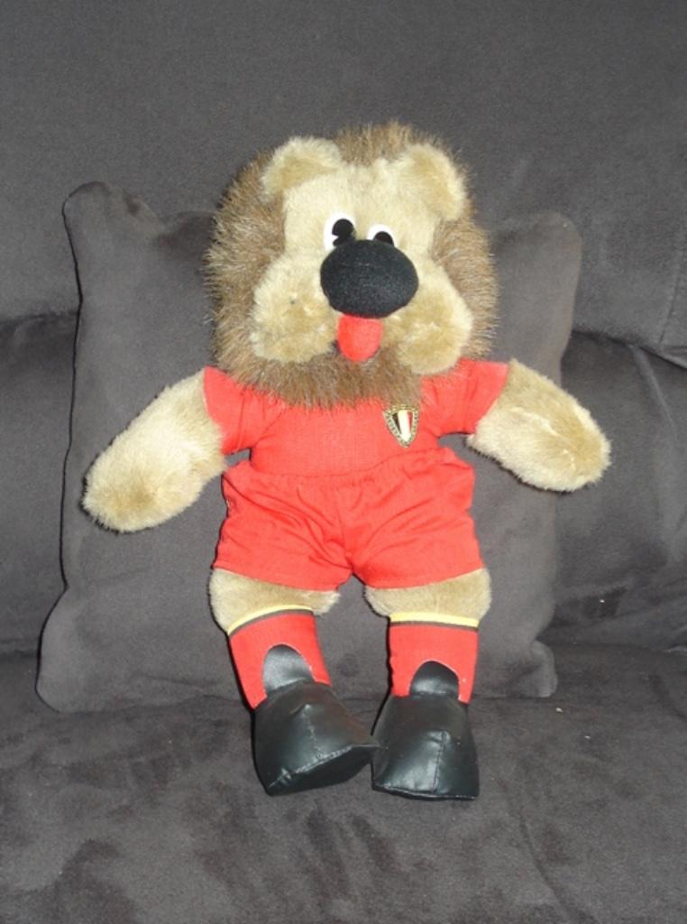 Voetbalmascotte, Enlèvement, Comme neuf