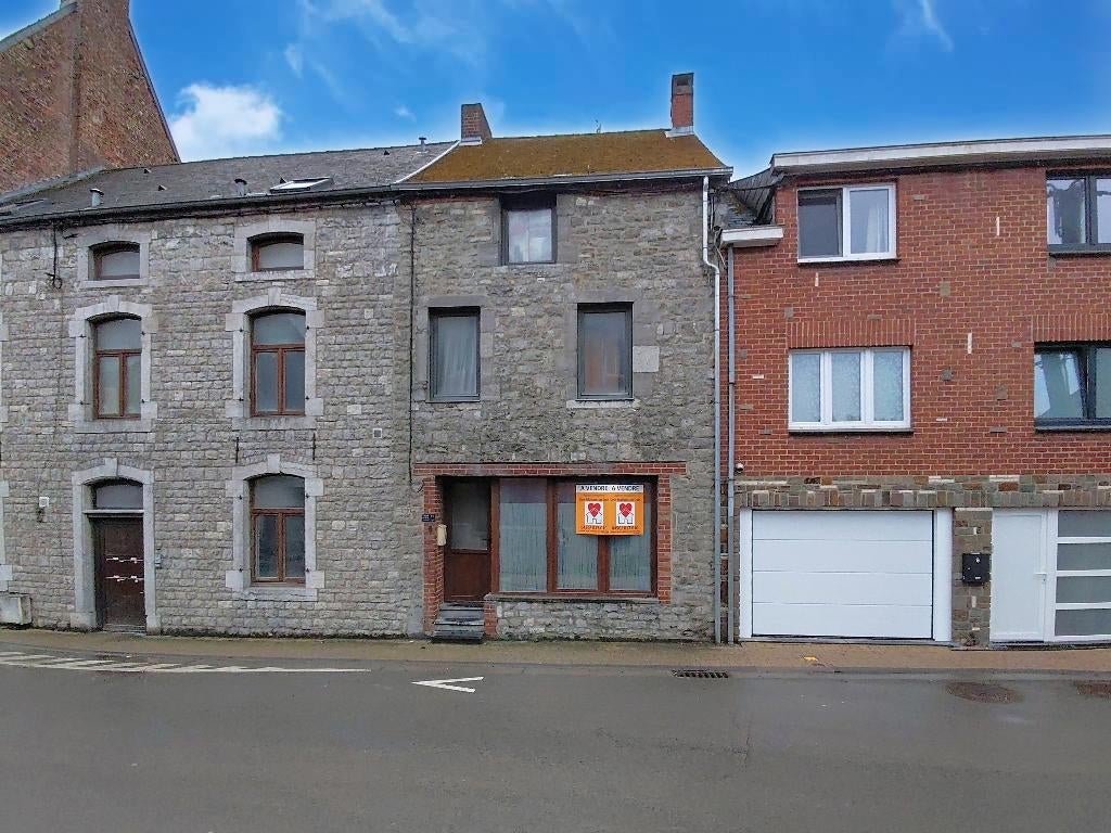 Maison en pierres rénovée  – Centre et jolie vue, Immo, Maison 2 façades, 311 kWh/m²/an, Florennes, Jusqu'à 200 m²
