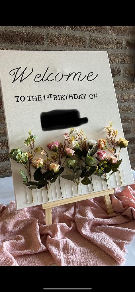 Verhuur welkomstbord met bloemen, Ophalen of Verzenden, Zo goed als nieuw