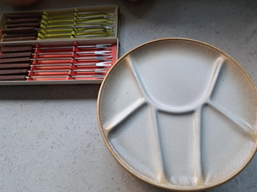 6 borden voor fondue van Niderviller France met 13 vorkjes, Ophalen, Gebruikt, Keramiek, Bord(en)