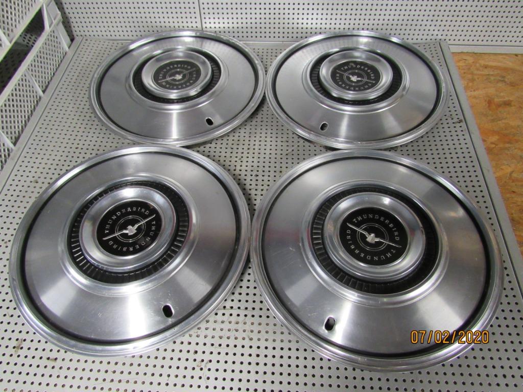 Set Wieldoppen Hubcap Ford Thunderbird '72-'76 T-Bird RVS 15, Ophalen of Verzenden, Gebruikt