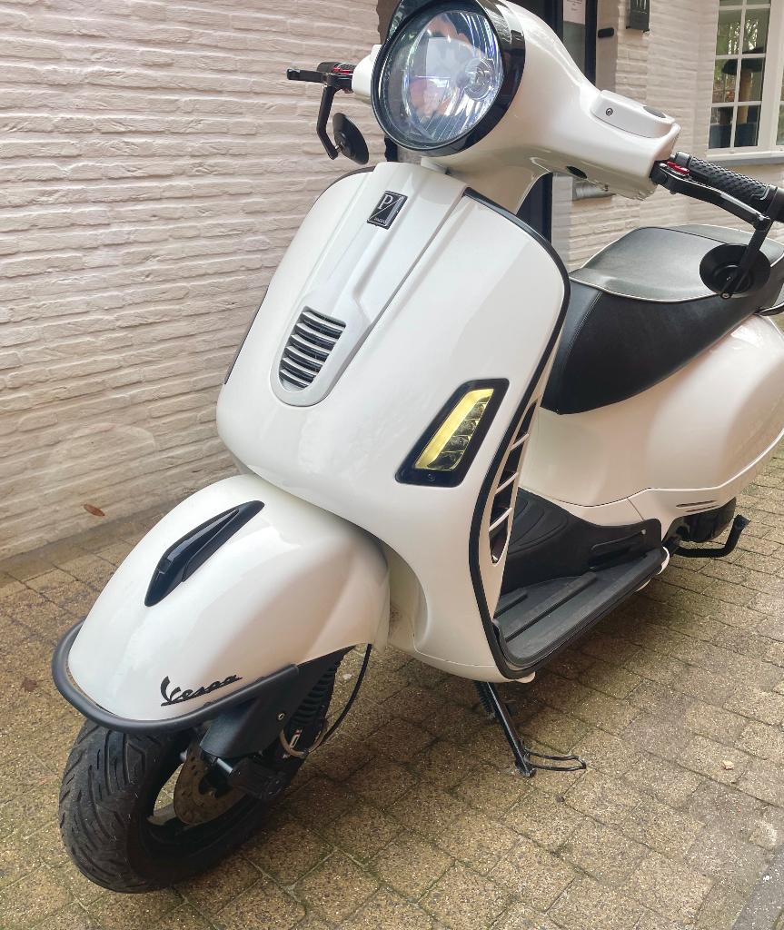Vespa GTS 300 & Fantic caballero 500, 300 cm³, Scooter, Entreprise, Occasion