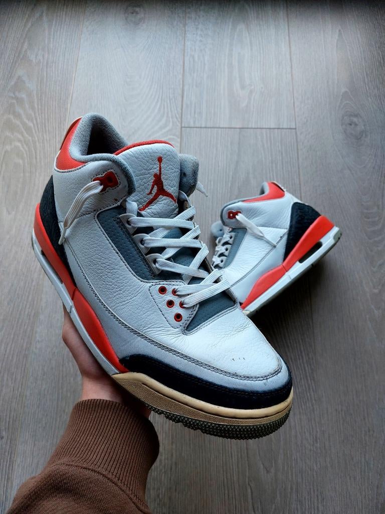 Jordan 3 Retro Fire Red, Wit, Ophalen of Verzenden, Sneakers, Gedragen