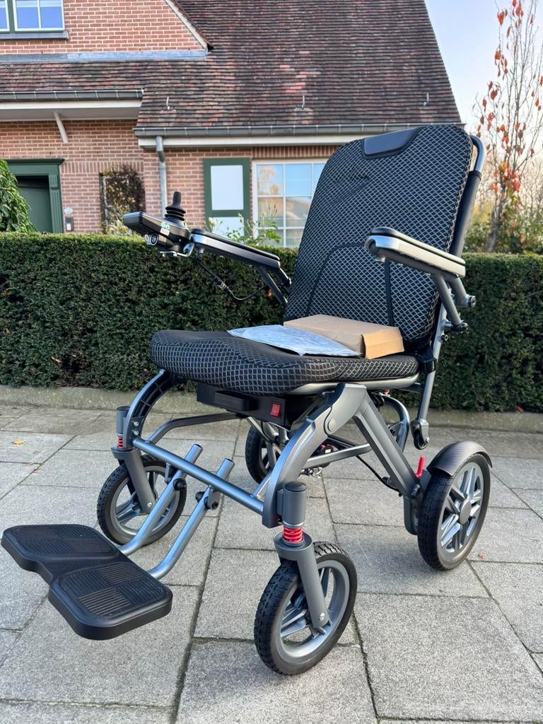 Chaise roulante Pliable lège fauteuil électrique état neuf, Enlèvement ou Envoi, Pliant, Neuf, Fauteuil roulant électrique