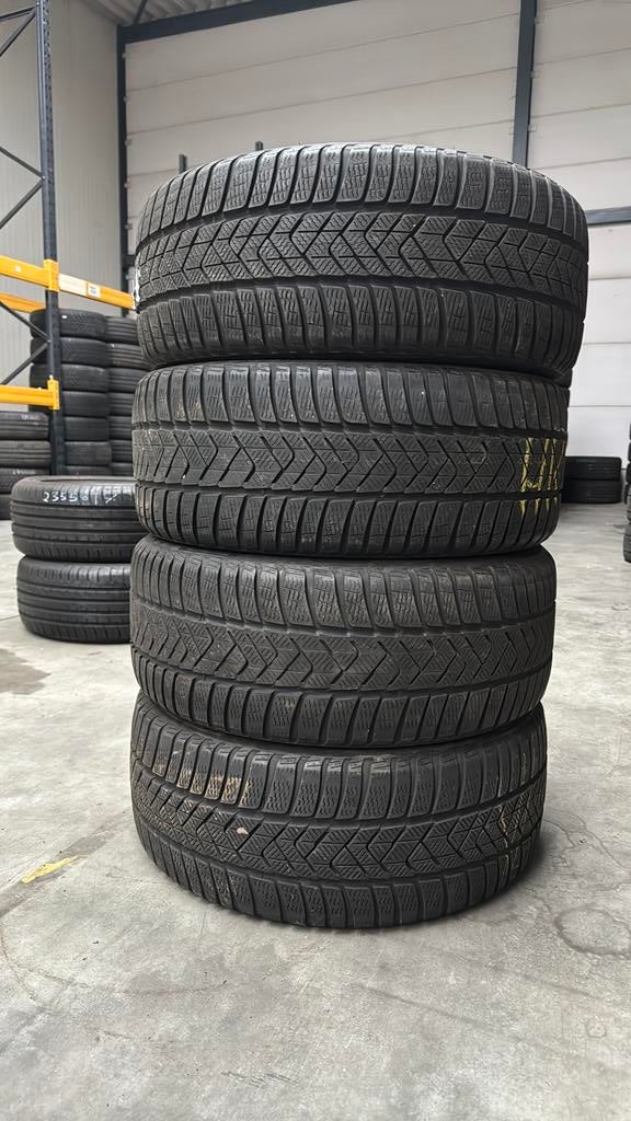 2354518  235/45R18 winter merk pirelli, Ophalen