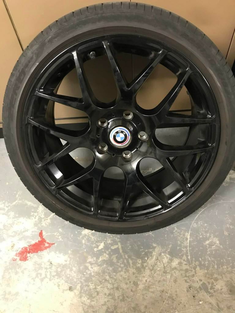 BMW 18” Gloss Black Velgenset + Performance Banden, Auto-onderdelen, Ophalen of Verzenden, 18 inch, Band(en)