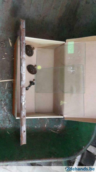 3 deurknoppen, schuifglazen en houtsnijwerk antieke kast, Ophalen of Verzenden, Gebruikt