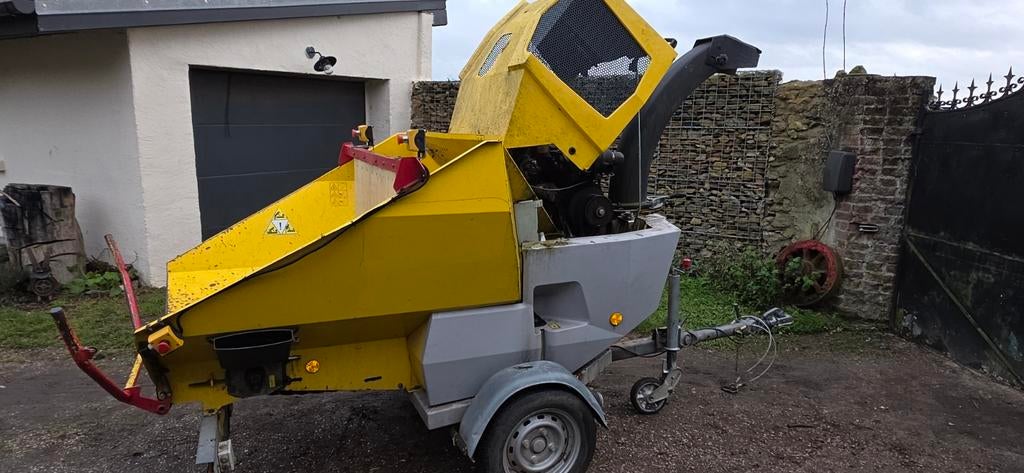Location broyeur 14cm admissible diesel, Enlèvement, Comme neuf