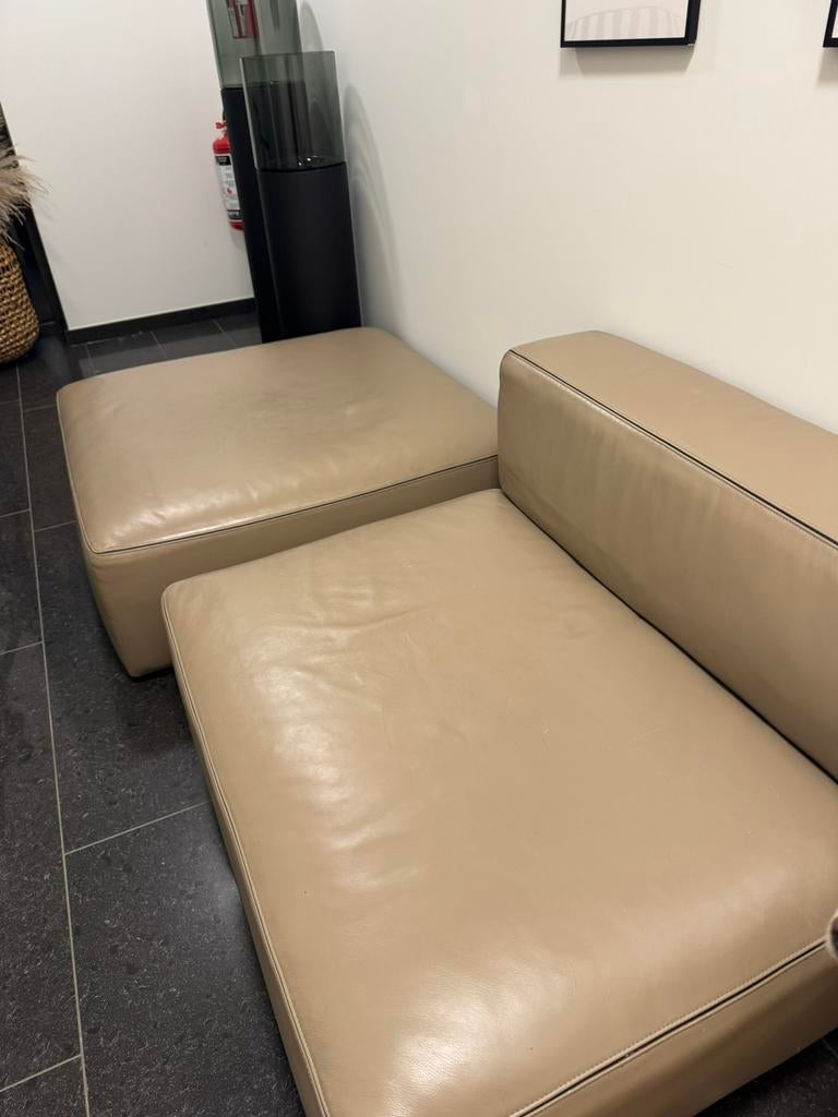 Siège en cuir avec pouf, Enlèvement, Utilisé, Cuir, Design modern