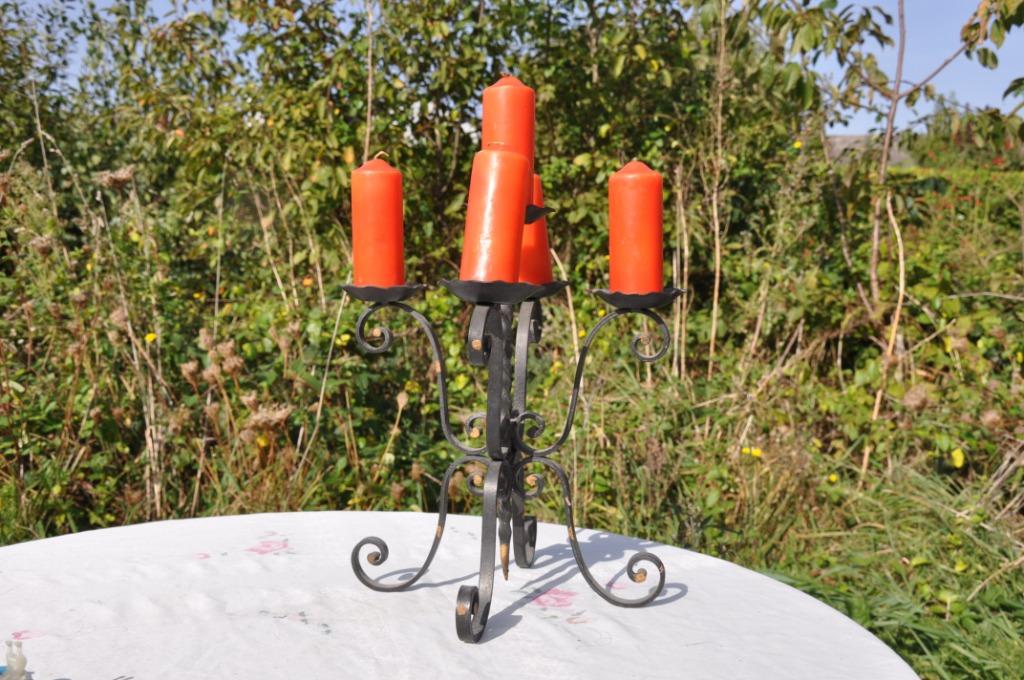 chandelier en fer forgé avec 5  bougies orange, Enlèvement ou Envoi, Comme neuf, Métal, Chandelier
