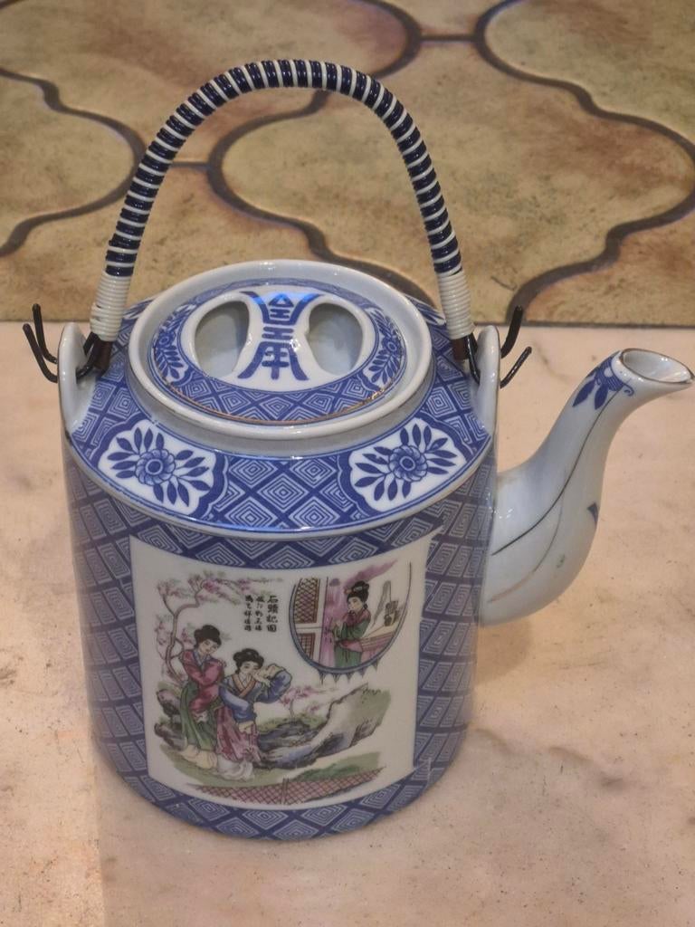 Vintage Chinese porseleinen theepot in zeer goede staat., Ophalen
