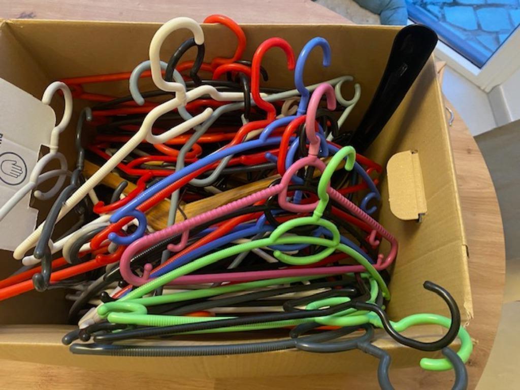Klerenhangers, Ophalen, Zo goed als nieuw, Kunststof, Volwassenen