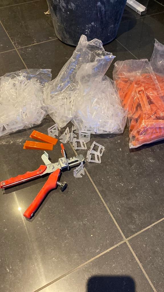 Niveleer spie en lieveling systeem + tang, Ophalen of Verzenden, Gebruikt, Overige typen