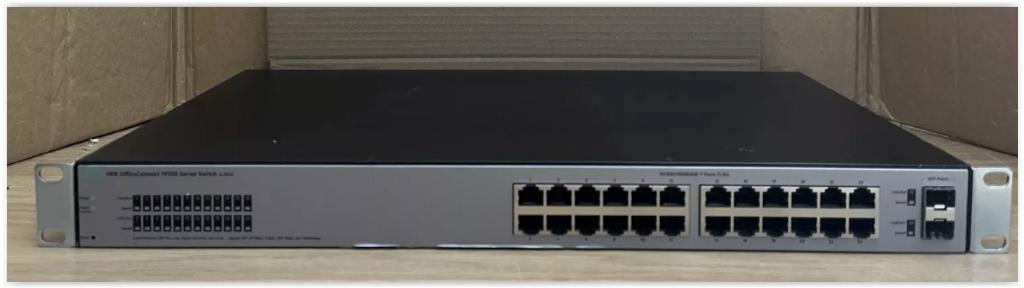 HPE 1920S JL381A Switch + RACK MOUNT, Computers en Software, Ophalen of Verzenden, Gebruikt