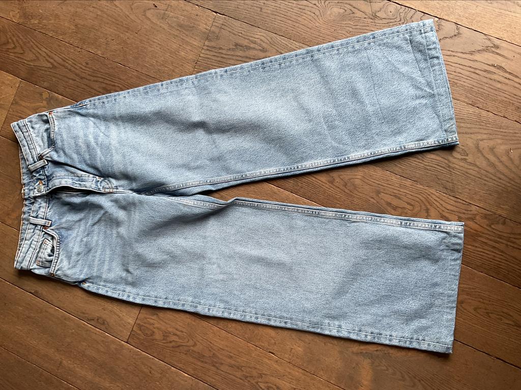 Jeans met wijde pijpen van Monki , maat 34 (36), Kleding | Dames, Ophalen of Verzenden, Blauw