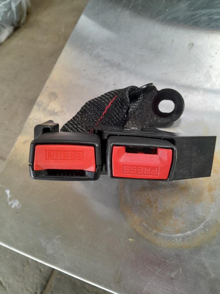 Ceintures arrièreset centra RENAULT CLIO 3 // 5060 AUVELAIS, Enlèvement ou Envoi, Utilisé, Renault