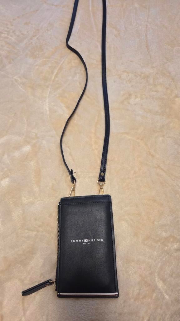 Sac Tommy Hilfiger, Enlèvement