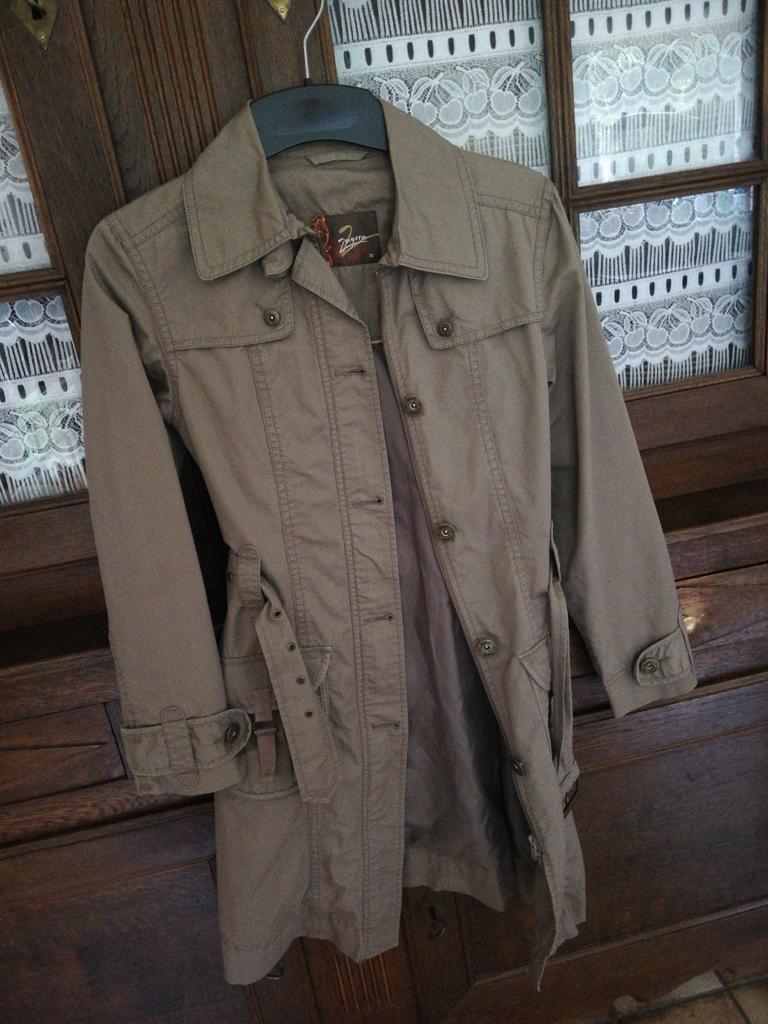 Trench coat dame. Zagora. Couleur taupe. . Taille 36-38., Enlèvement ou Envoi, Comme neuf
