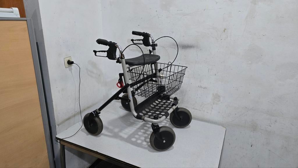 déambulateur vermeiren avec quatre roues légère pliable, Divers, Enlèvement ou Envoi, Pliable, Comme neuf