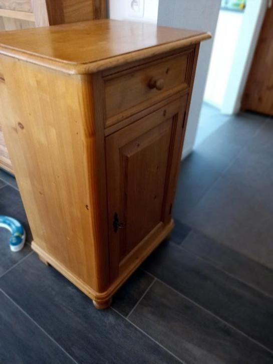 Joli meuble pin, Ophalen, Zo goed als nieuw, Grenenhout