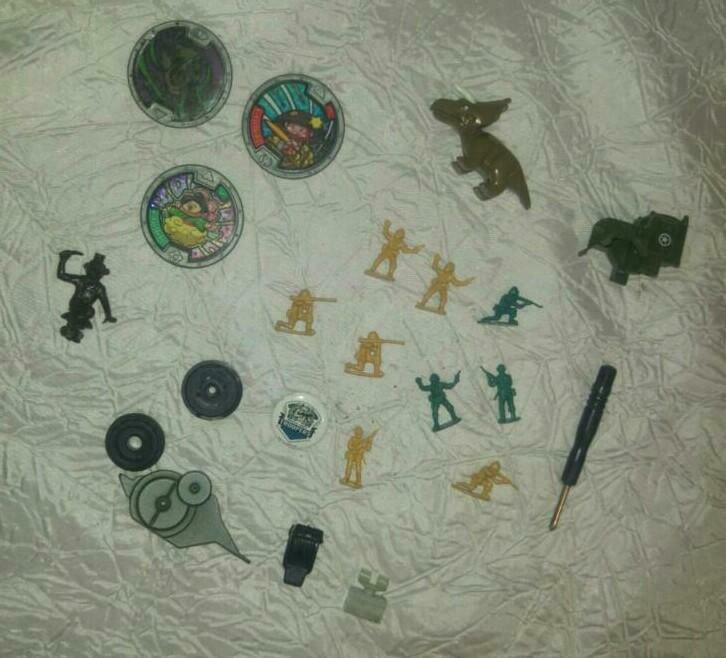 Pièces modèles reduits figurines d'origine, Collections, Broches, Pins & Badges, Enlèvement ou Envoi, Comme neuf