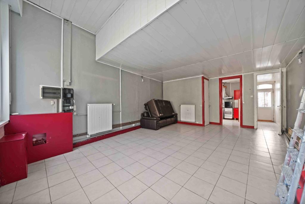 Maison à rénover bénéficiant d'une bonne situation, Immo, Maisons à vendre, COMINES, Province de Hainaut, Jusqu'à 200 m², 2 pièces