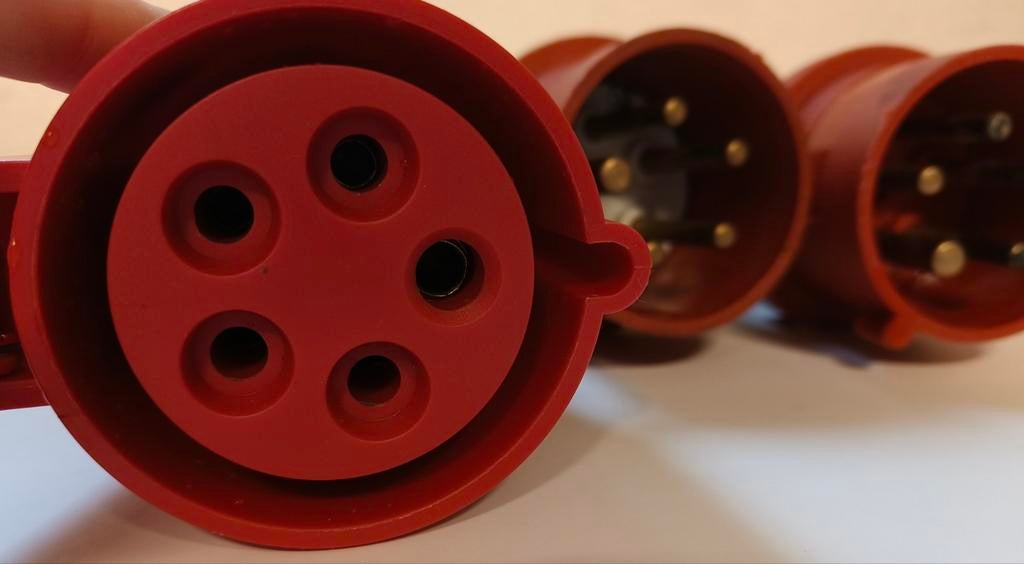 Prises Cee, 3 prises mâles (400 V), 1 femelle, Enlèvement ou Envoi