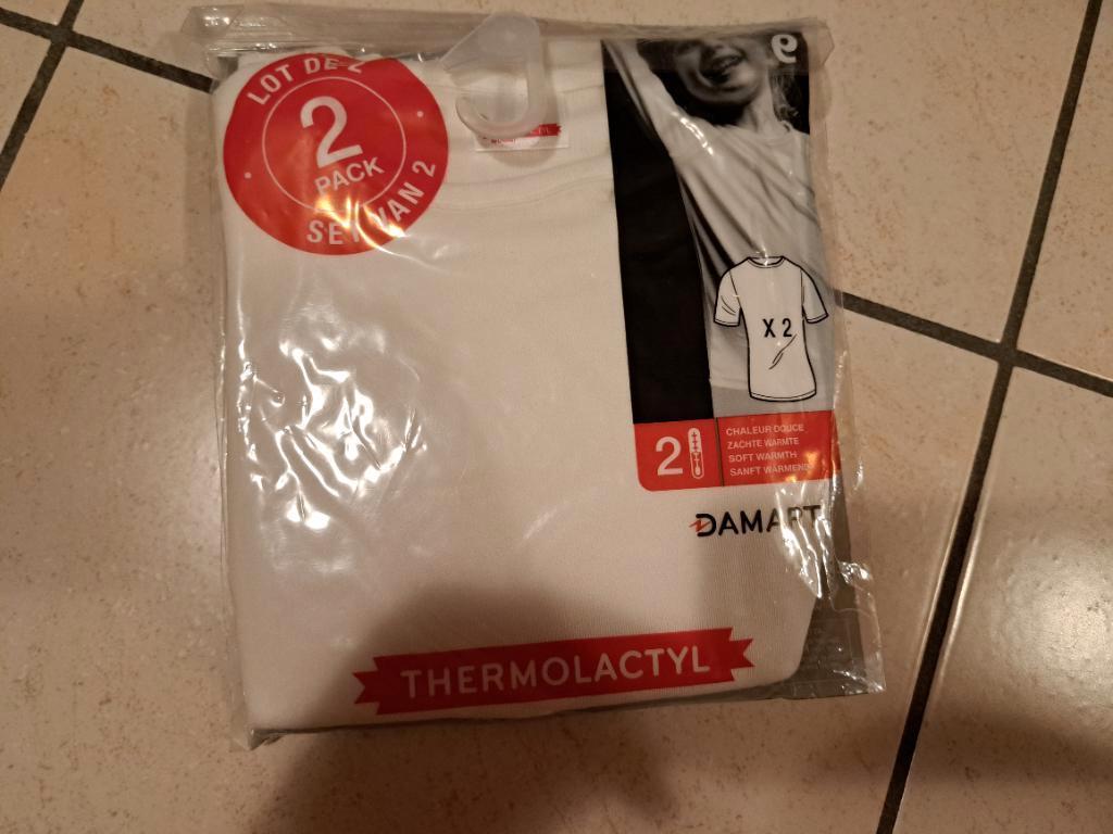 2 nieuwe onderhemdjes warm merk Damart maat 6 jaar, Enfants & Bébés, Enlèvement ou Envoi, Neuf, Garçon ou Fille, Vêtements de nuit ou Sous-vêtements