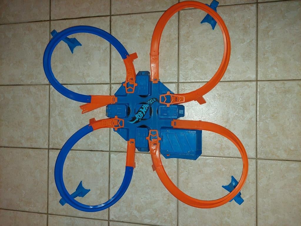 Hotwheels race baan, Ophalen, Zo goed als nieuw