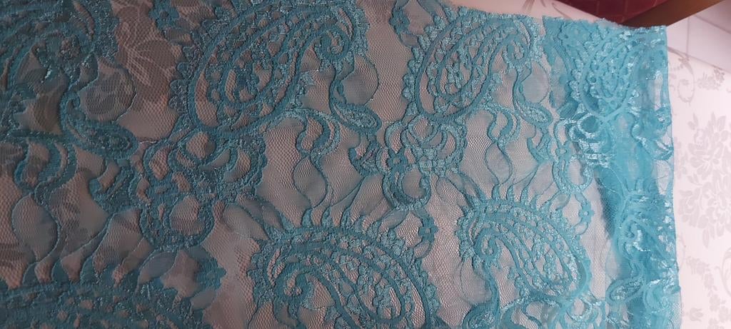 Kanten stoffen, Hobby en Vrije tijd, Stoffen en Lappen, Ophalen of Verzenden, Zo goed als nieuw, Kant