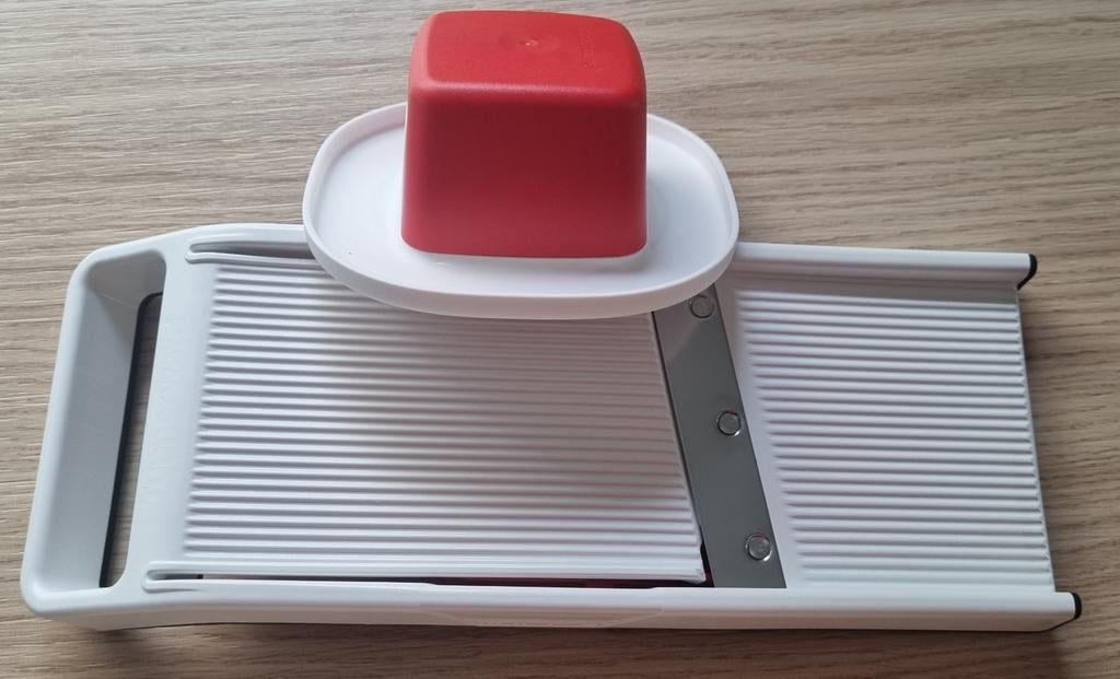 Tupperware mandoline, Maison & Meubles, Cuisine| Tupperware, Enlèvement ou Envoi