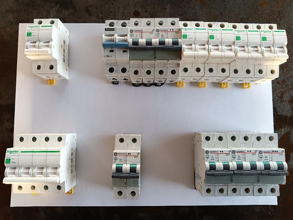 Assortiment (13x) C automaten met verschillende Ampere, Ophalen of Verzenden, Zo goed als nieuw, Overige typen