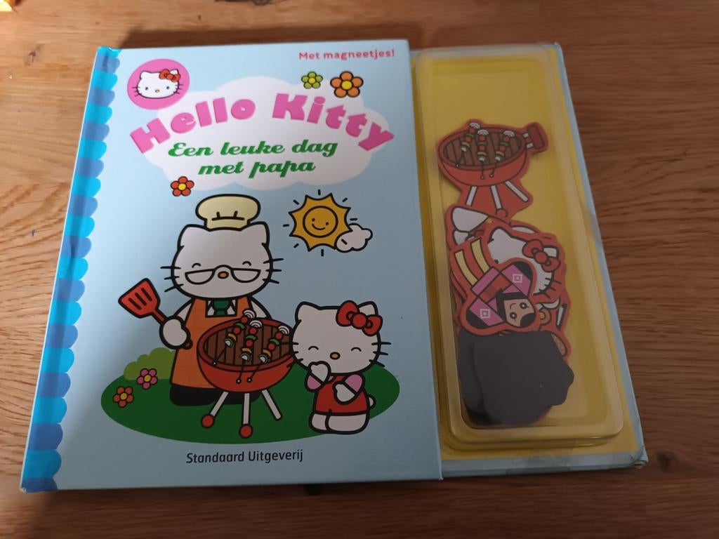 Hello Kitty boekje met magneten, Boeken, Ophalen, Gelezen