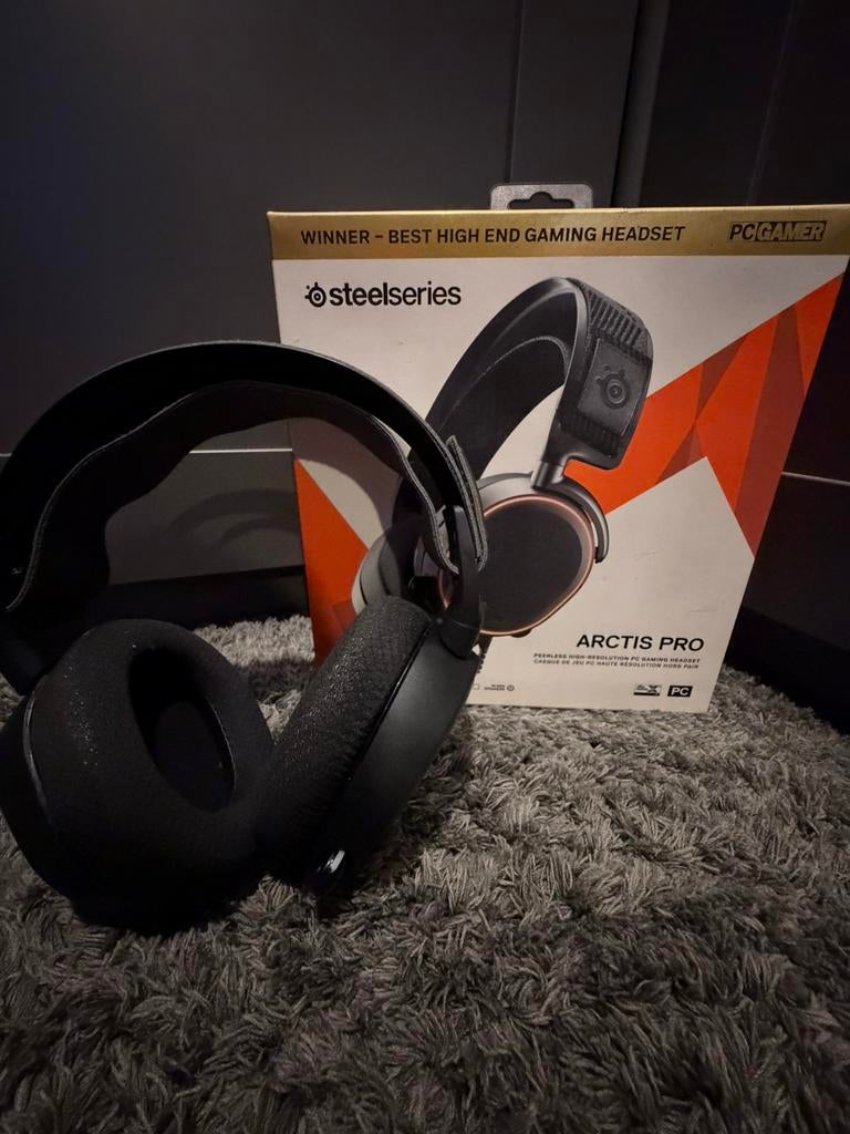 Steelseries Arctis Pro, Ophalen of Verzenden, Zo goed als nieuw