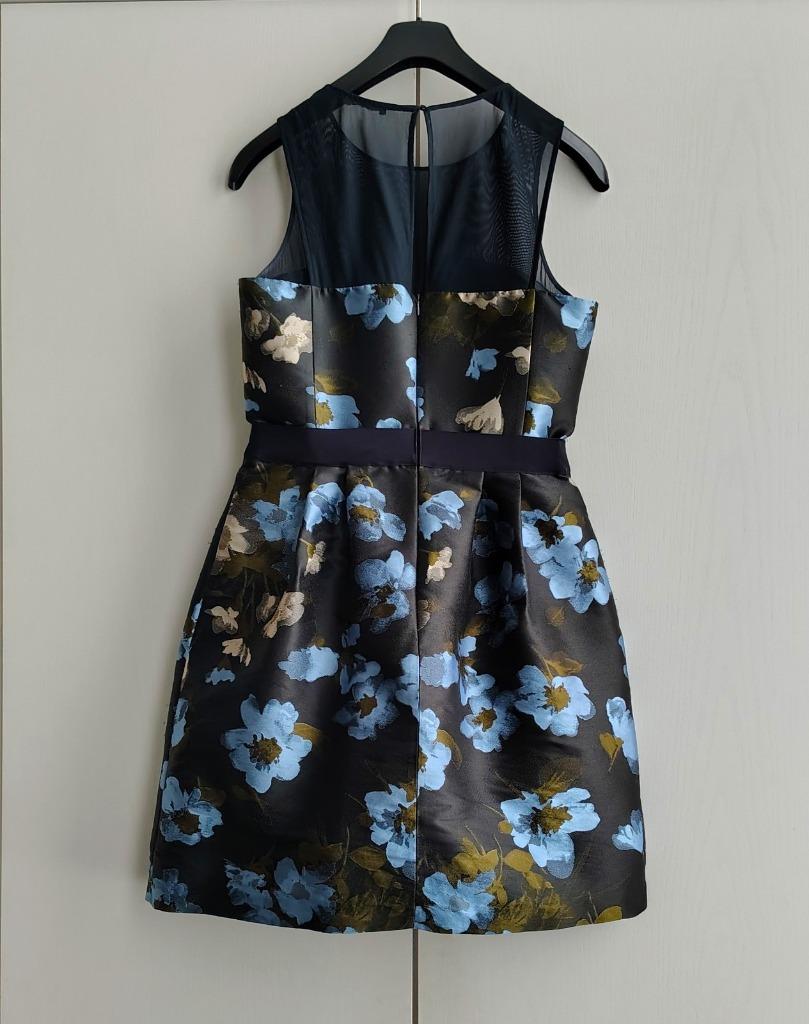 robe de soirée bleue à fleurs (Kocca, L) Comme neuve, Vêtements | Femmes, Taille 42/44 (L), Enlèvement ou Envoi, Comme neuf, Bleu