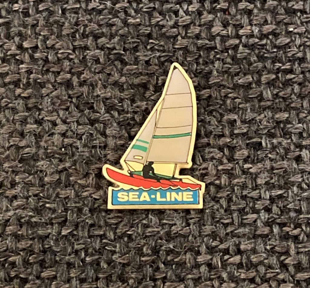 PIN - SEA-LINE - ZEILBOOT - ZEILEN - VOILIER - SAILING BOAT, Verzenden, Gebruikt, Overige onderwerpen, Speldje of Pin