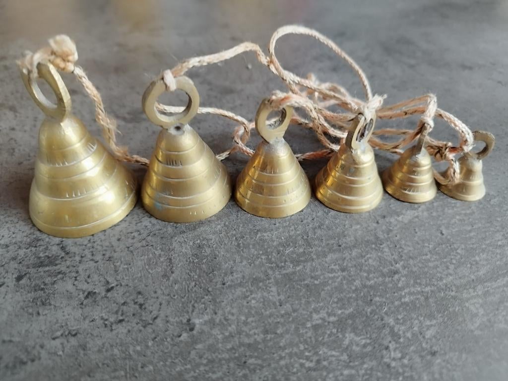 6 Clochettes en laiton