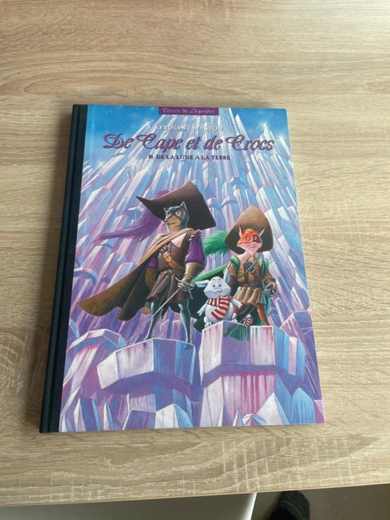 De Cape et de Crocs - De la lune à la terre Tirage luxe 2012, Enlèvement ou Envoi, Une BD, Comme neuf, Divers auteurs