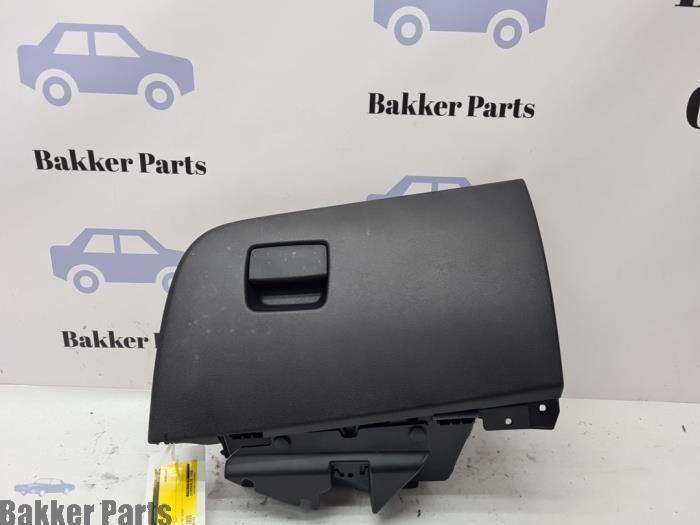 Boîte à gants d'un Opel Crossland X, -, Opel, 3 mois de garantie, Utilisé