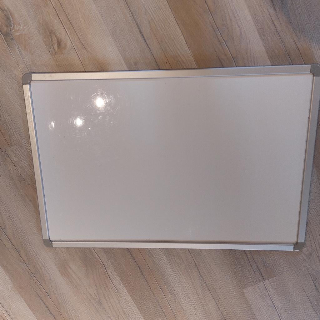 magneetbord  wit 90x60, Ophalen of Verzenden, Gebruikt, Magneetbord