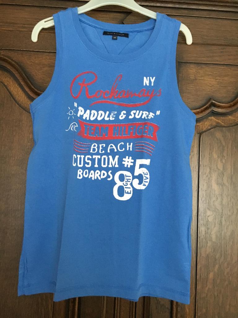Mooi jongens singlet TOMMY Hilfiger maat 10j (140) NIEUW!, Nieuw, Ophalen of Verzenden, Tommy Hilfiger, Shirt of Longsleeve