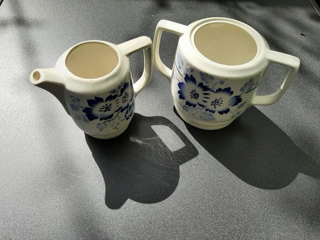 St. Amand France melk/roomkannetje en suikerpot, Enlèvement ou Envoi