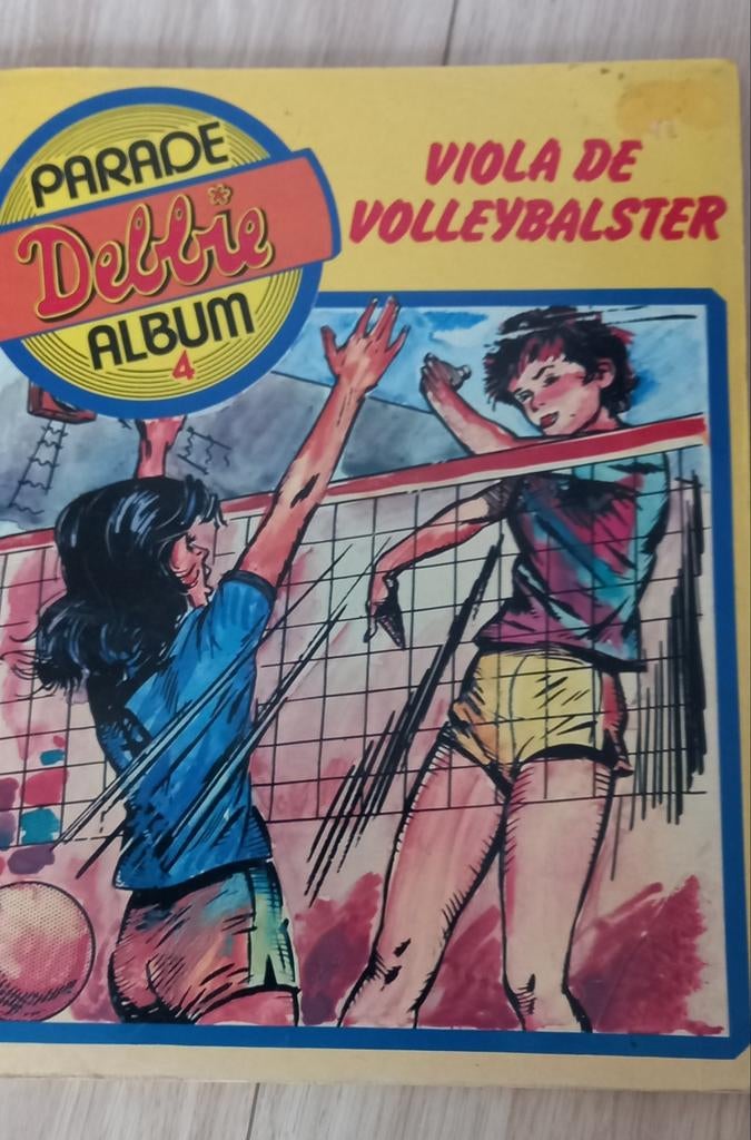Debbie. Parade album 4, Boeken, Ophalen of Verzenden, Gelezen