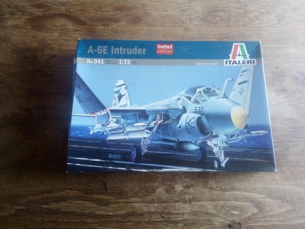 A-6E Intruder (édition limitée), Hobby & Loisirs créatifs, Modélisme | Avions & Hélicoptères, Comme neuf, 1:72 à 1:144, Avion