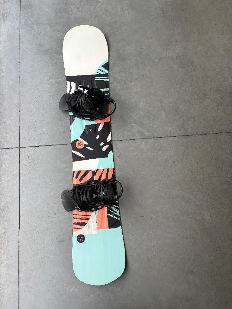 burton snowboard + bindingen, Sport en Fitness, Ophalen of Verzenden, Zo goed als nieuw, Board