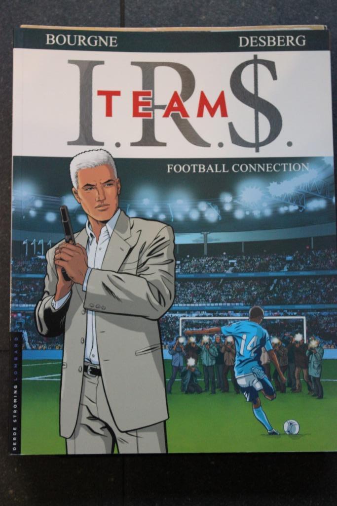STRIP SC I.R.S. TEAM 1 FOOTBALL CONNECTION EERSTE DRUK, Boeken, Ophalen of Verzenden