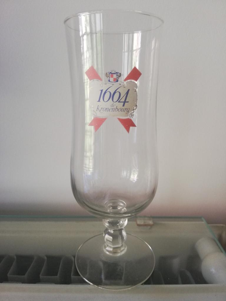 Glazen 1664 de Kronenbourg, Verzamelen, Glas en Drinkglazen, Ophalen, Zo goed als nieuw