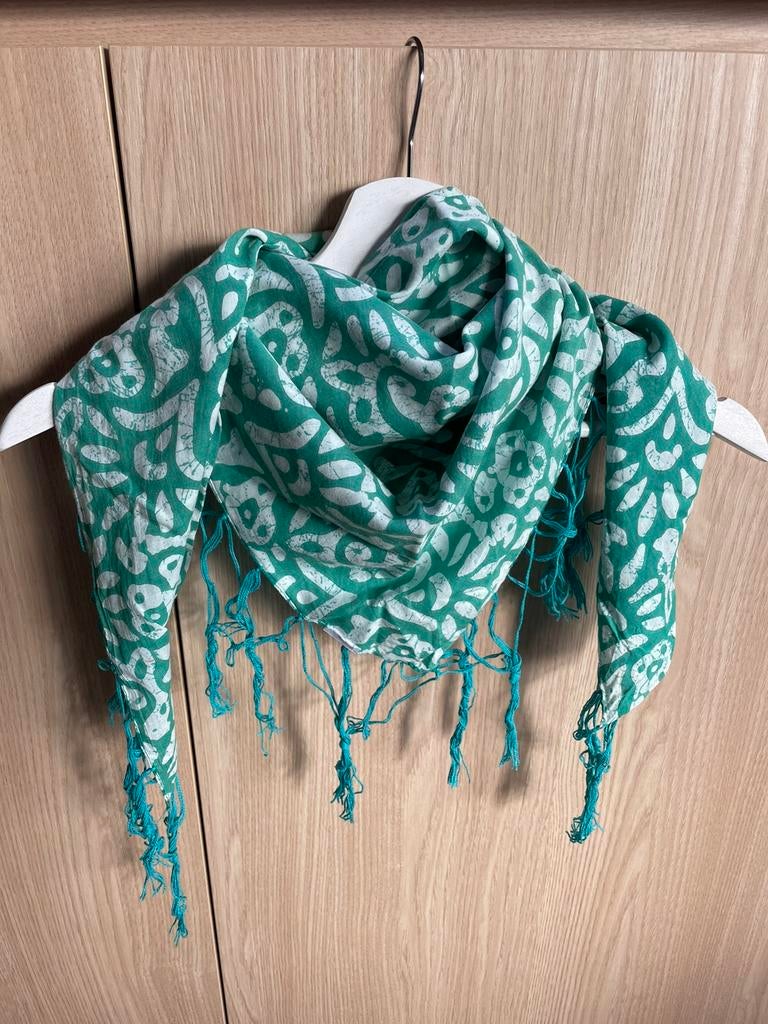 Sjaal groen, Ophalen of Verzenden, Zo goed als nieuw, Sjaal